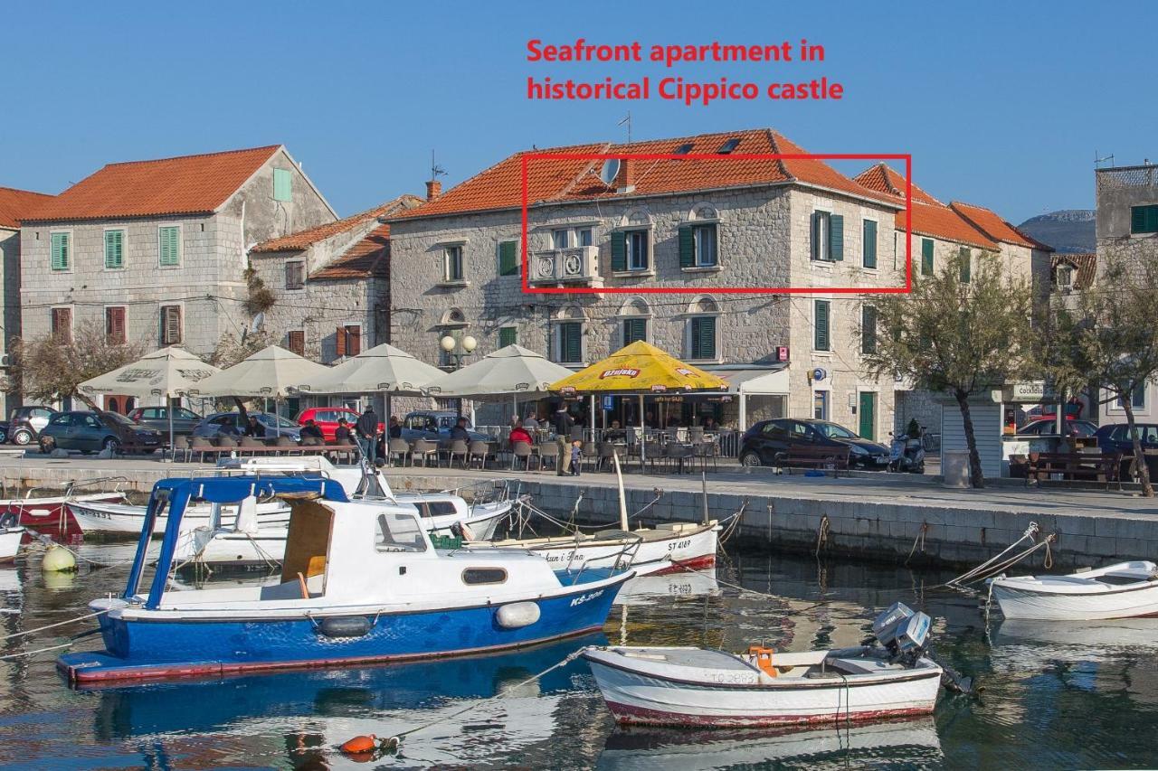 Kaštela Seafront Apartment In Historical Cippico Castle מראה חיצוני תמונה