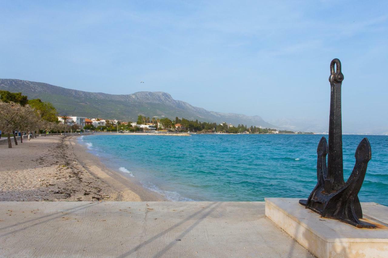 Kaštela Seafront Apartment In Historical Cippico Castle מראה חיצוני תמונה