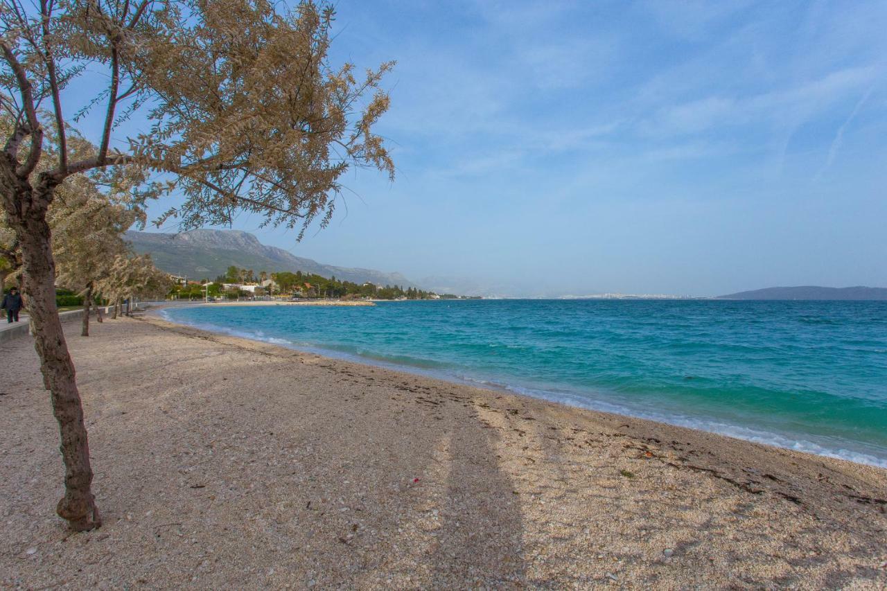 Kaštela Seafront Apartment In Historical Cippico Castle מראה חיצוני תמונה